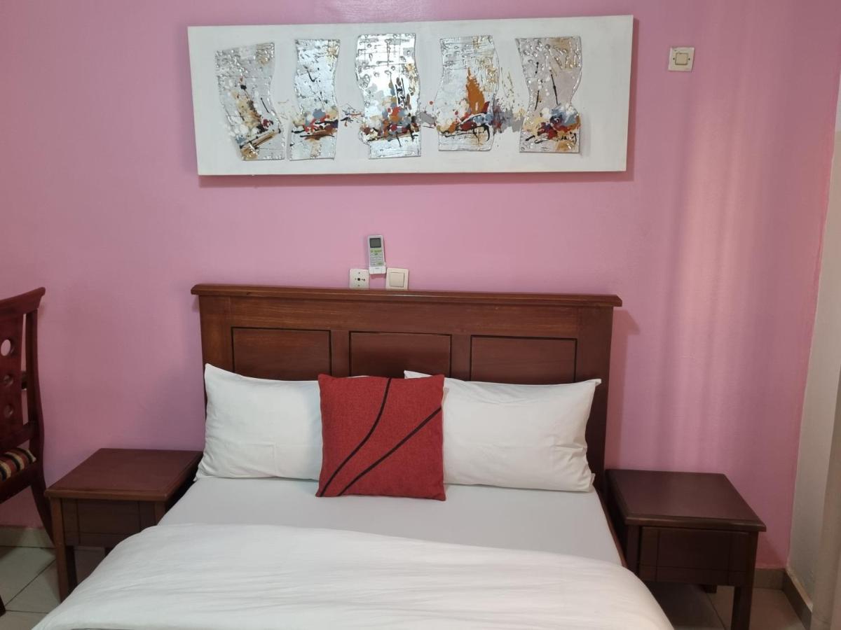 Appart Hotel Mireille Яунде Екстер'єр фото