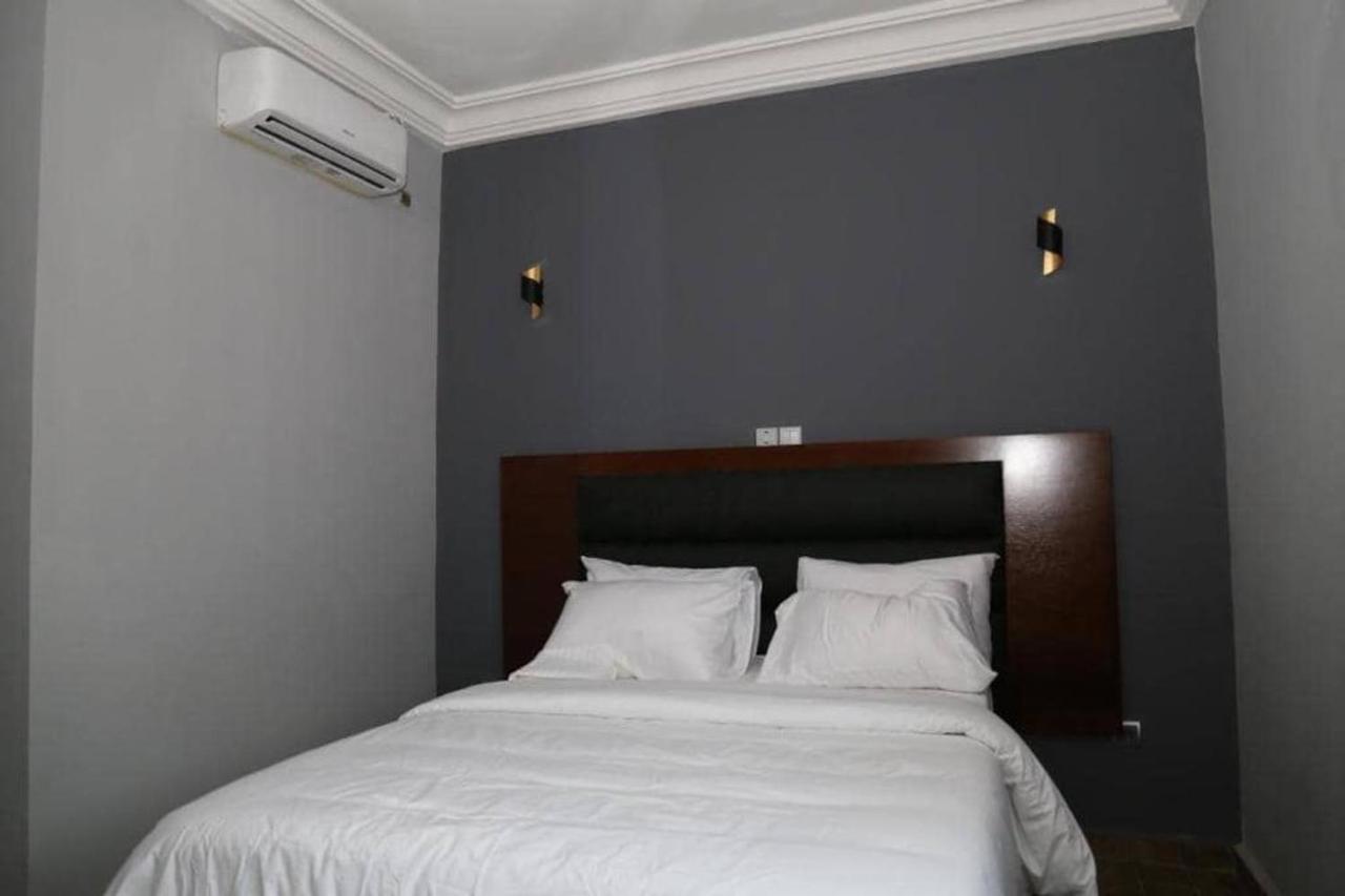Appart Hotel Mireille Яунде Екстер'єр фото