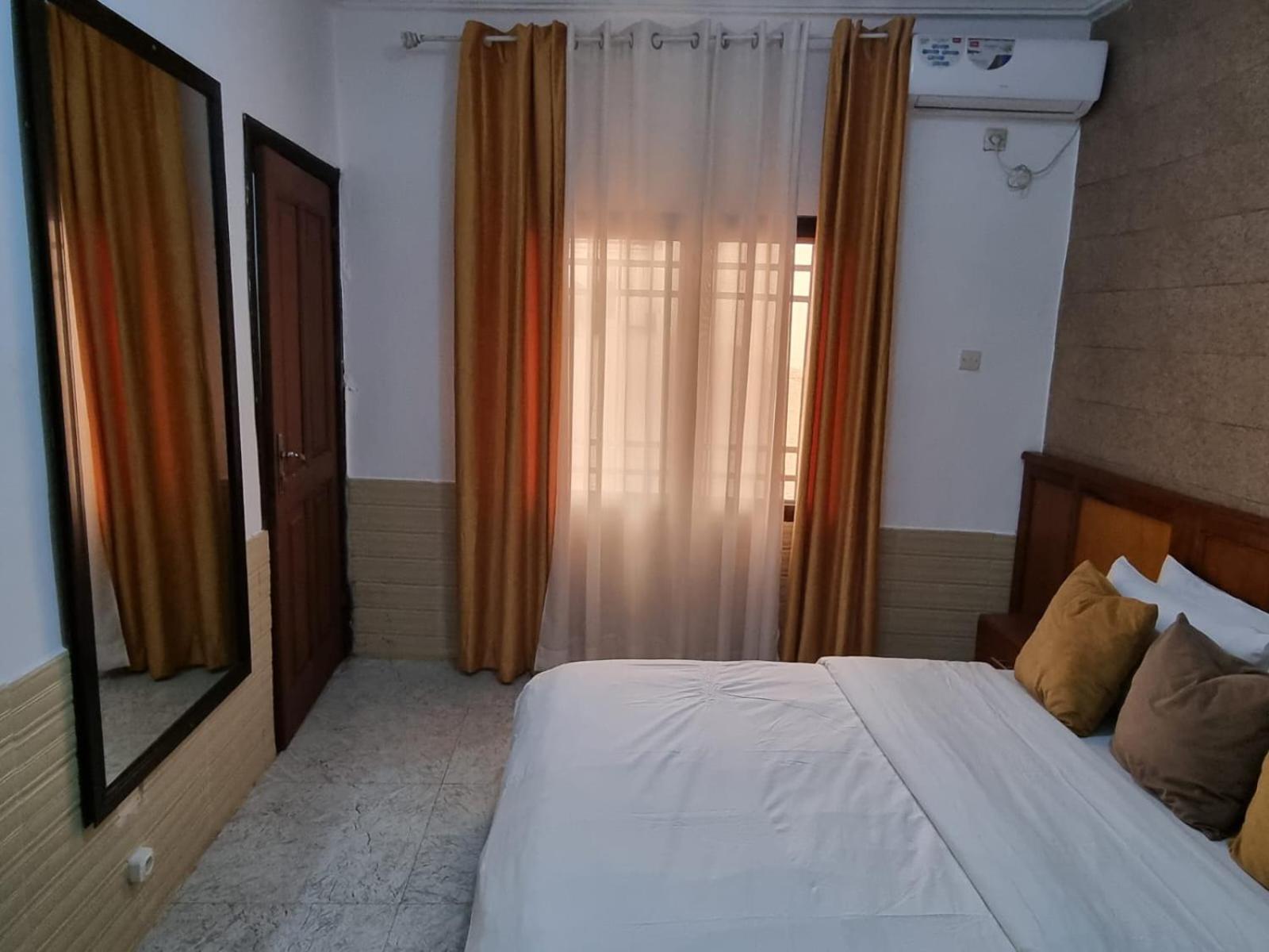 Appart Hotel Mireille Яунде Екстер'єр фото