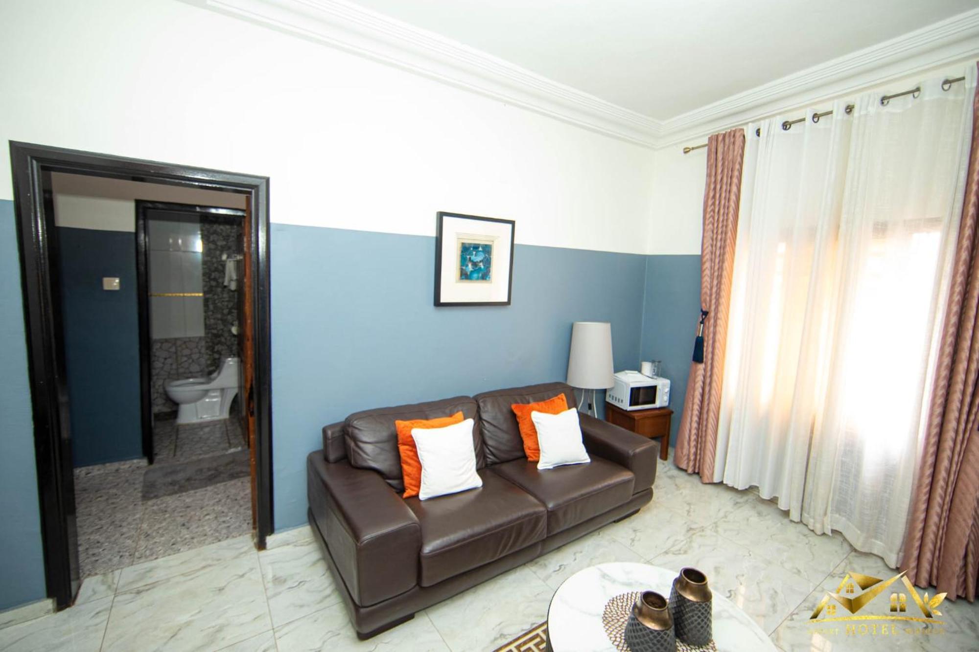 Appart Hotel Mireille Яунде Екстер'єр фото