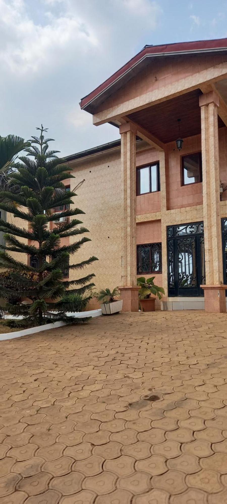Appart Hotel Mireille Яунде Екстер'єр фото