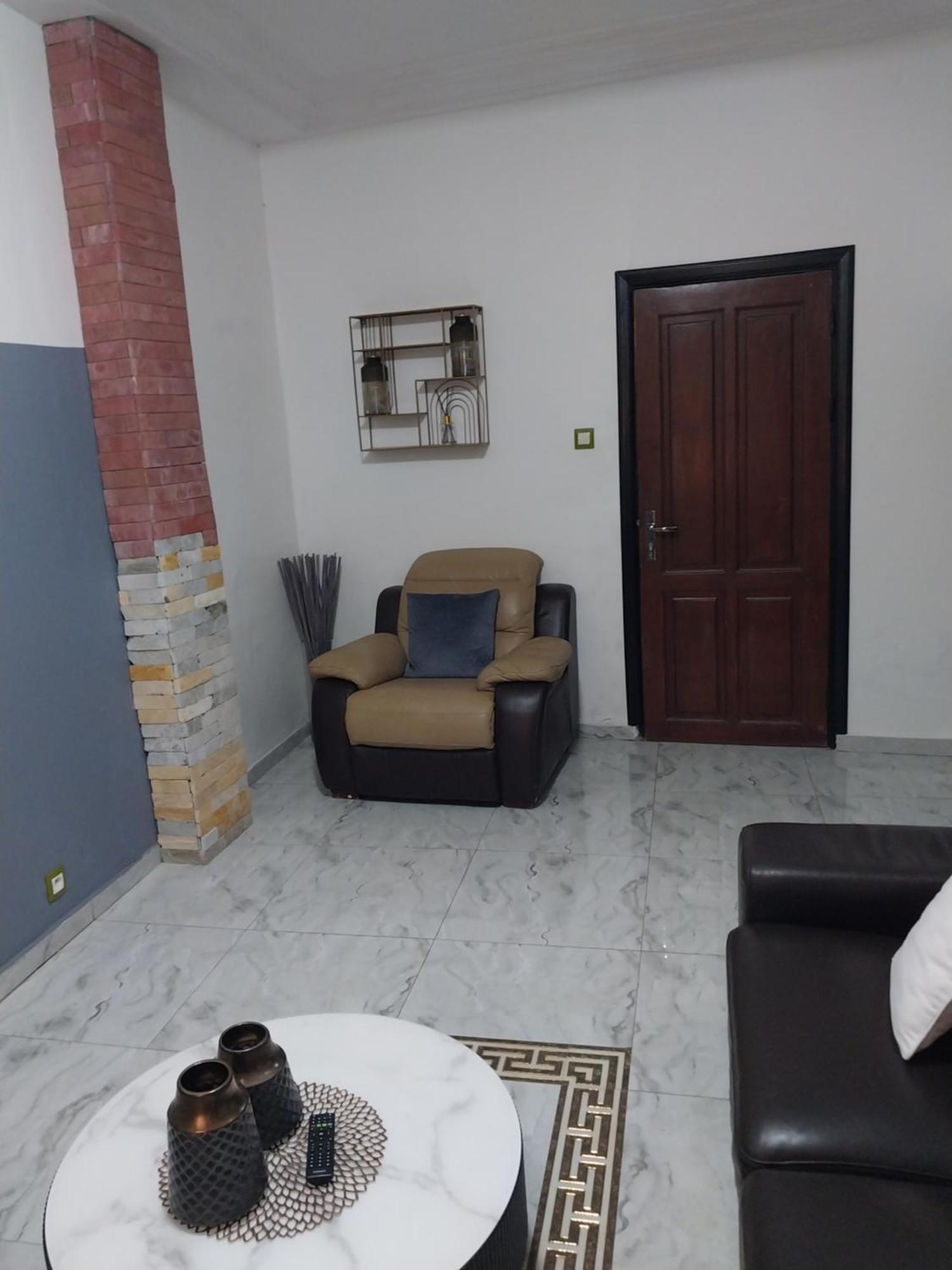 Appart Hotel Mireille Яунде Екстер'єр фото